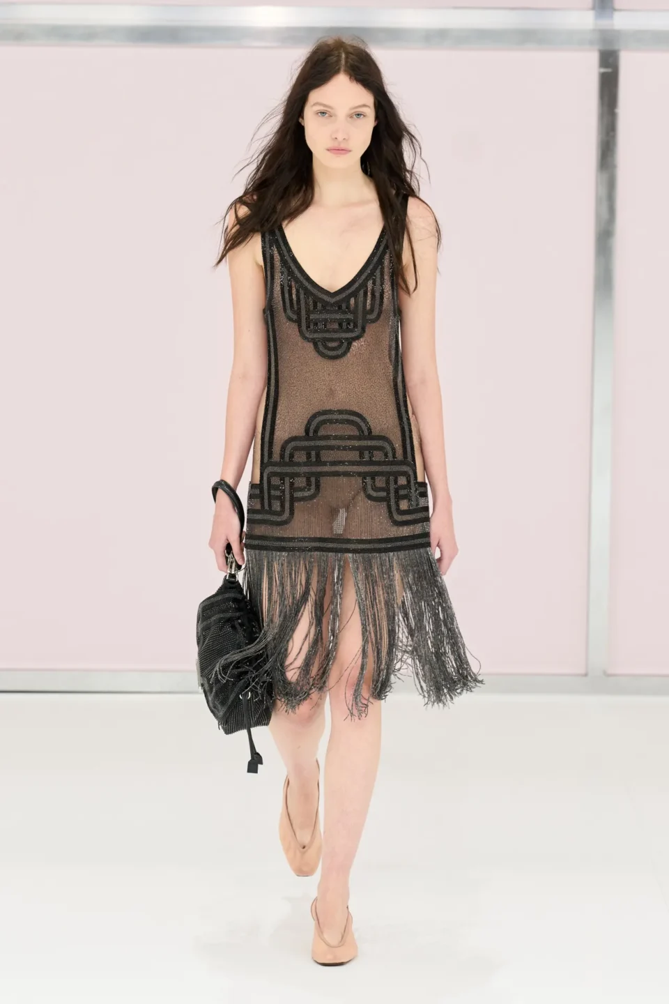 00002-fendi-spring-2025-ready-to-wear-credit-gorunway