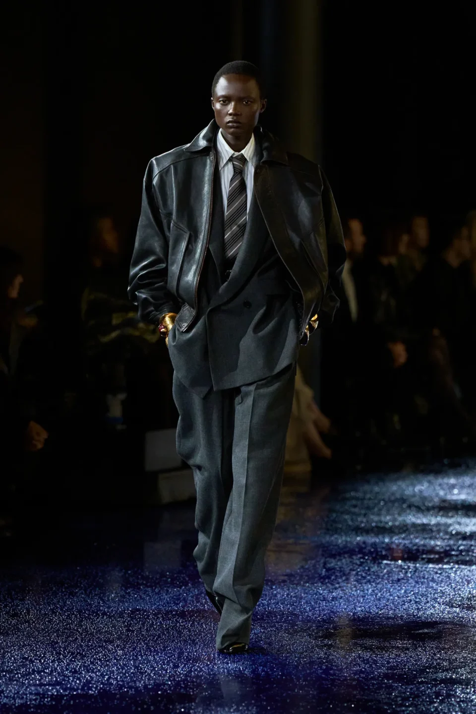 00002-saint-laurent-spring-2025-ready-to-wear-credit-gorunway
