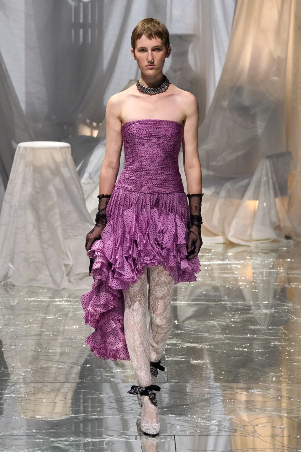 00002-valentino-spring-2025-ready-to-wear-credit-gorunway