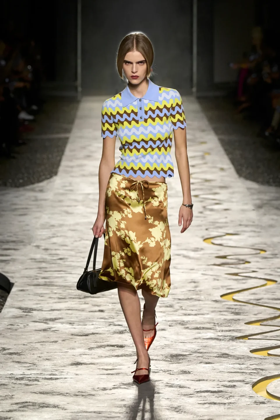 00002-versace-spring-2025-ready-to-wear-credit-gorunway