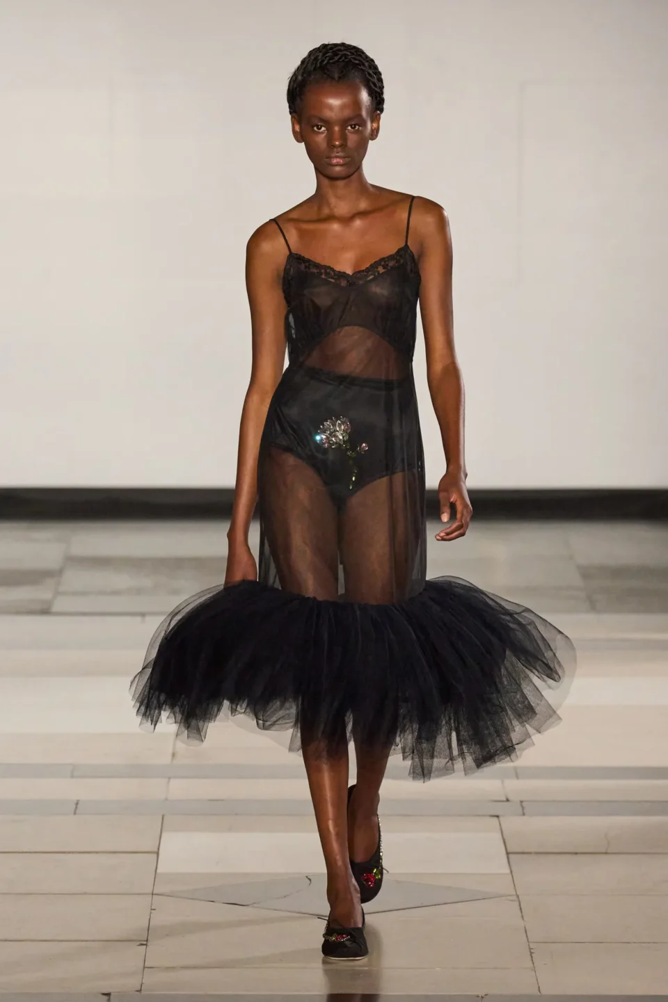 00003-simone-rocha-spring-2025-ready-to-wear-credit-gorunway