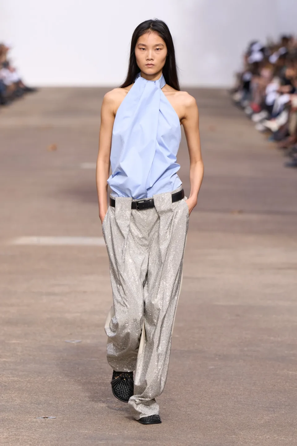 00003-stella-mccartney-spring-2025-ready-to-wear-credit-gorunway