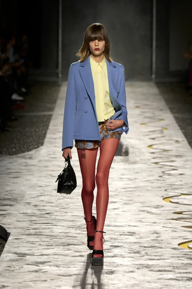 00003-versace-spring-2025-ready-to-wear-credit-gorunway