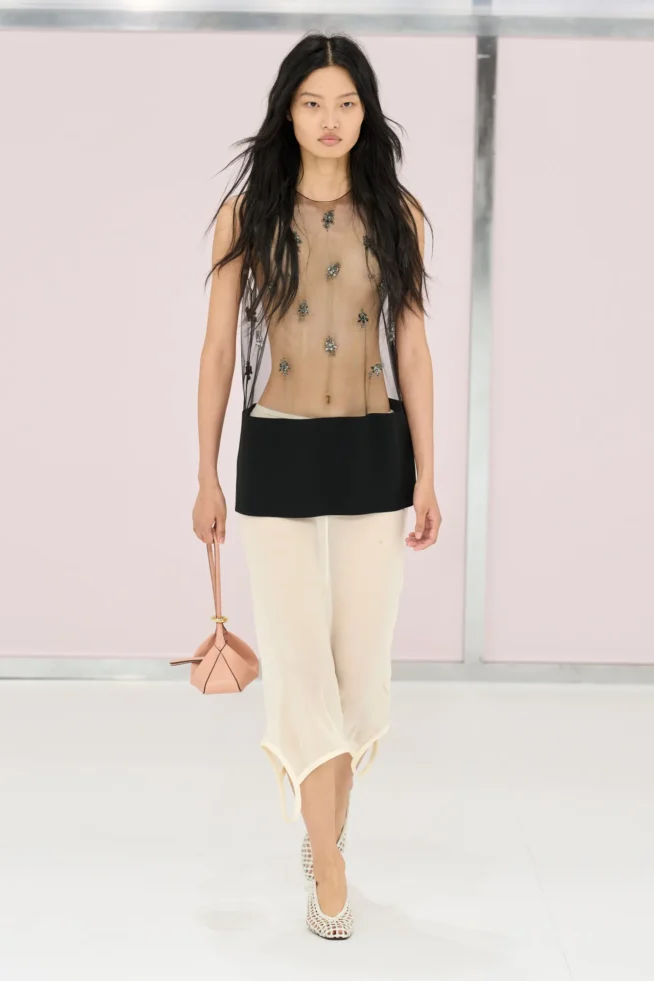 00004-fendi-spring-2025-ready-to-wear-credit-gorunway