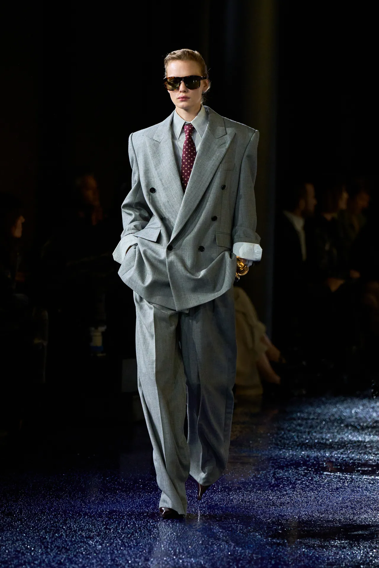 00005-saint-laurent-spring-2025-ready-to-wear-credit-gorunway