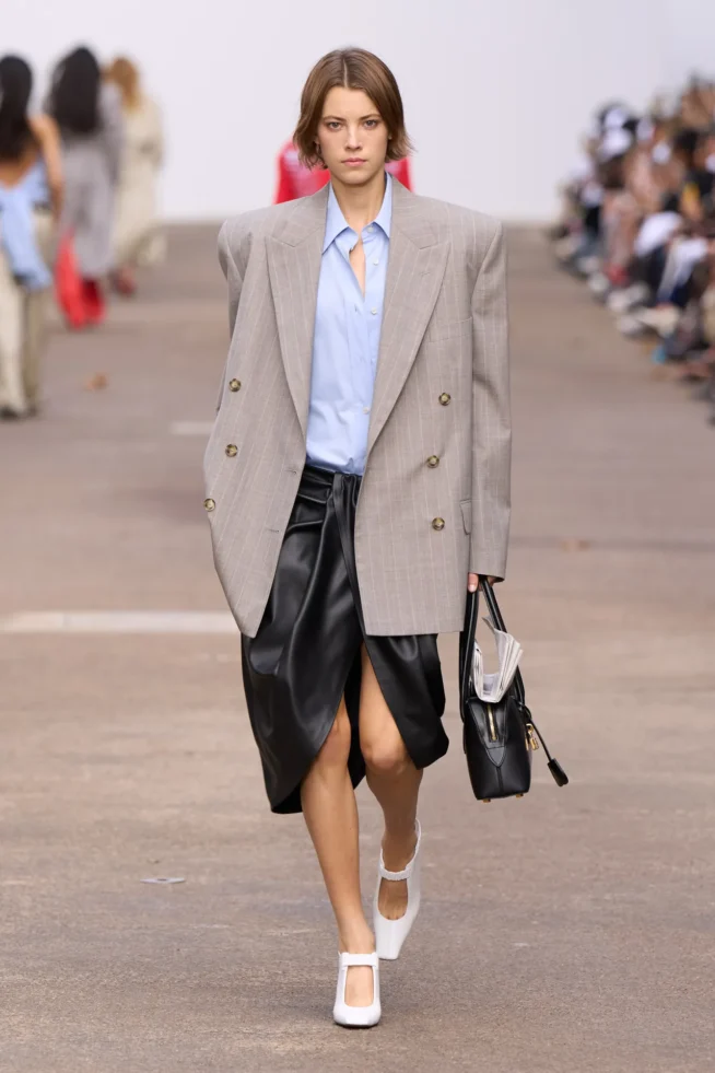 00005-stella-mccartney-spring-2025-ready-to-wear-credit-gorunway