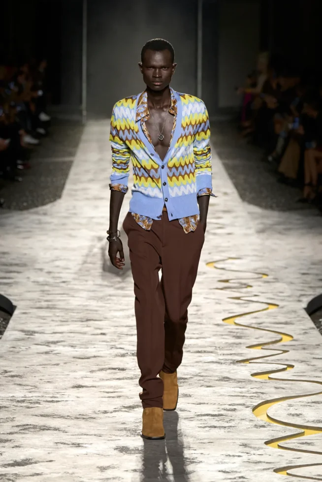 00005-versace-spring-2025-ready-to-wear-credit-gorunway