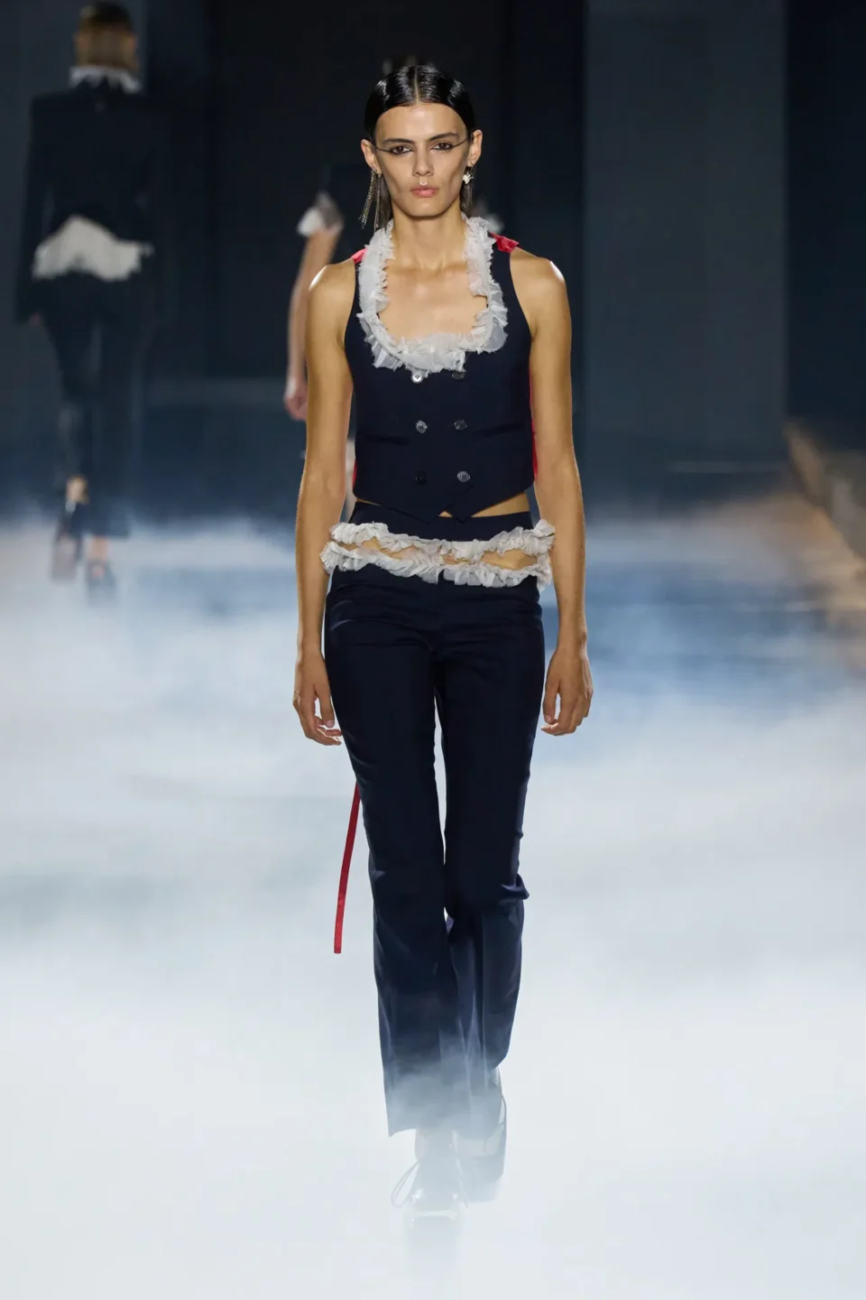 00006-alexander-mcqueen-spring-2025-ready-to-wear-credit-gorunway