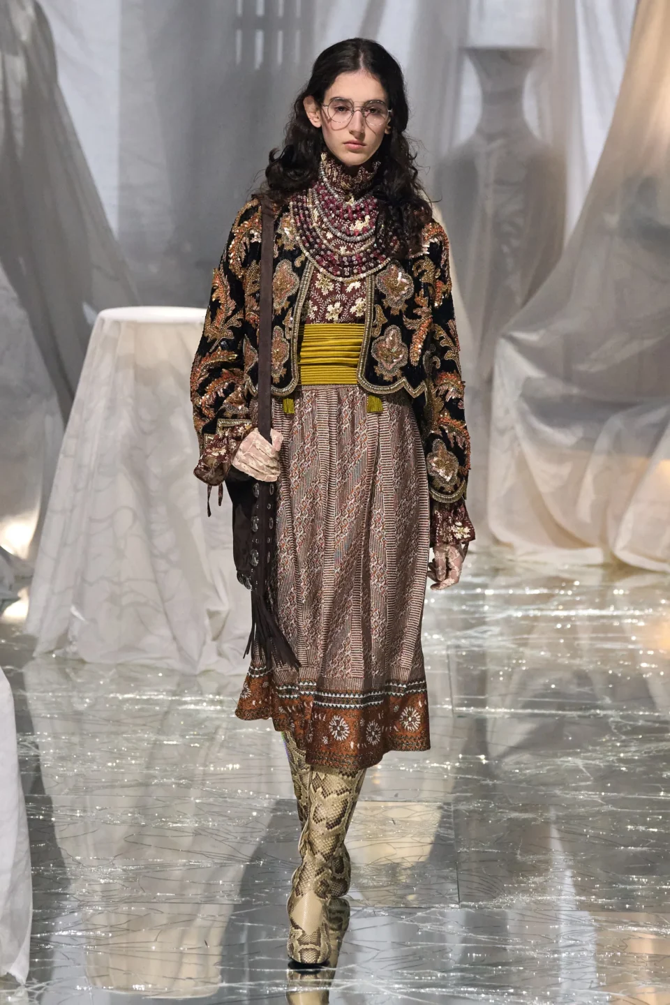 00007-valentino-spring-2025-ready-to-wear-credit-gorunway