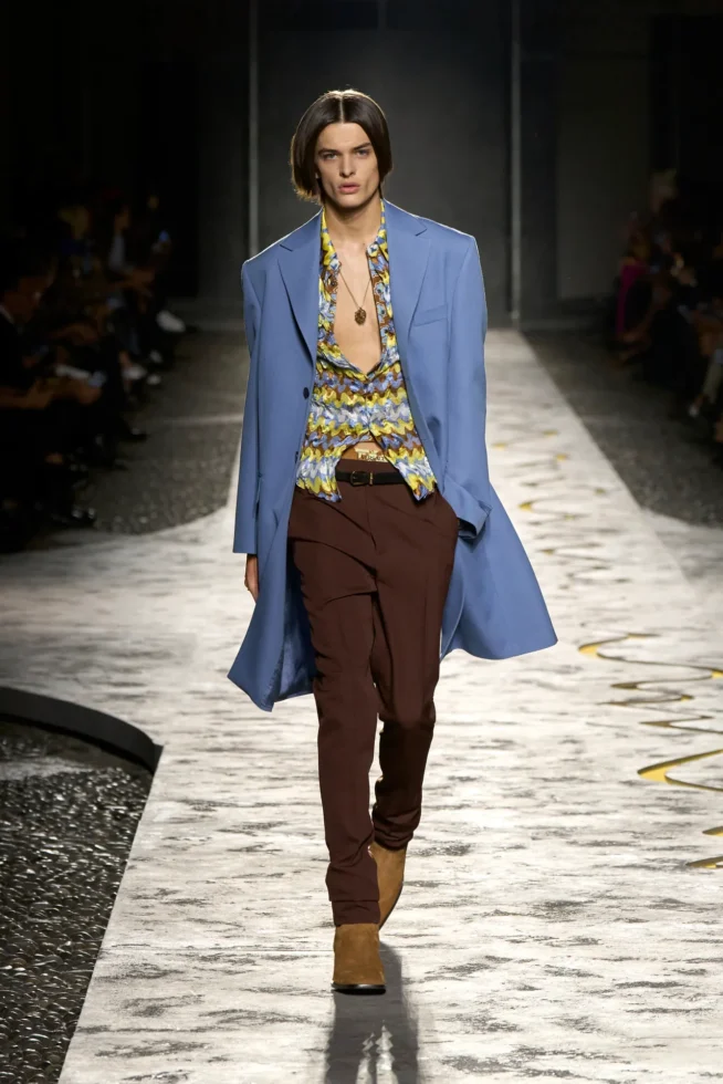 00007-versace-spring-2025-ready-to-wear-credit-gorunway