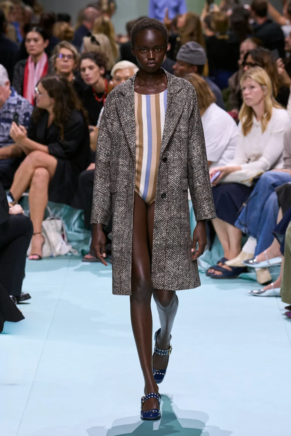 00008-prada-VERAO-2025