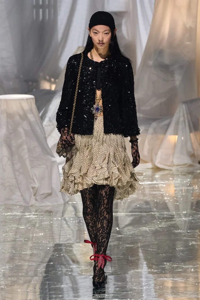 00008-valentino-spring-2025-ready-to-wear-credit-gorunway