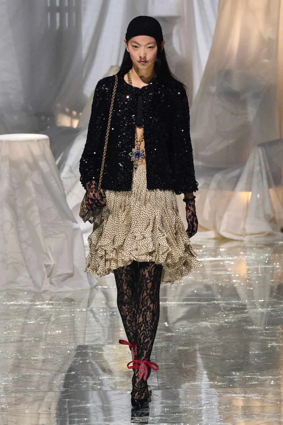 00008-valentino-spring-2025-ready-to-wear-credit-gorunway
