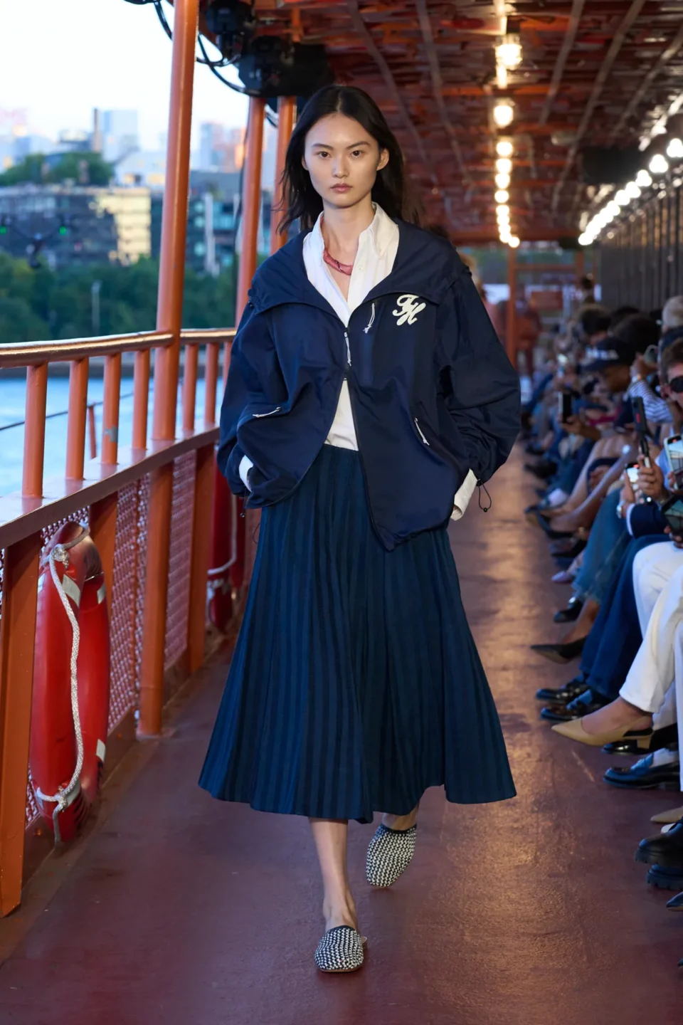 00010-tommy-hilfiger-spring-2025-ready-to-wear-credit-brand