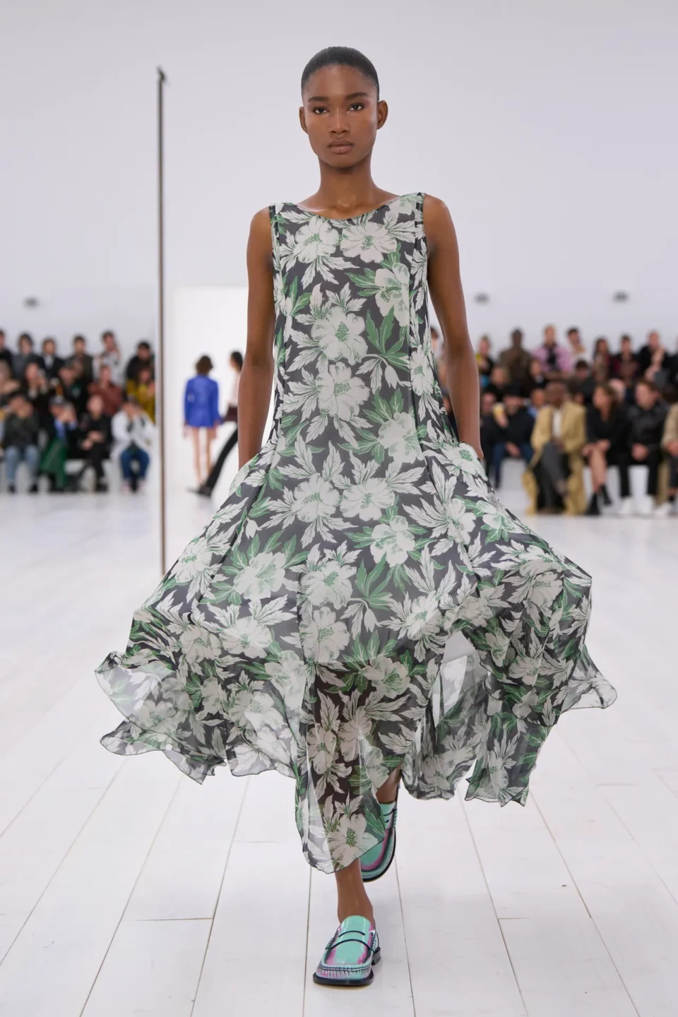 00011-loewe-spring-2025-ready-to-wear-credit-gorunway