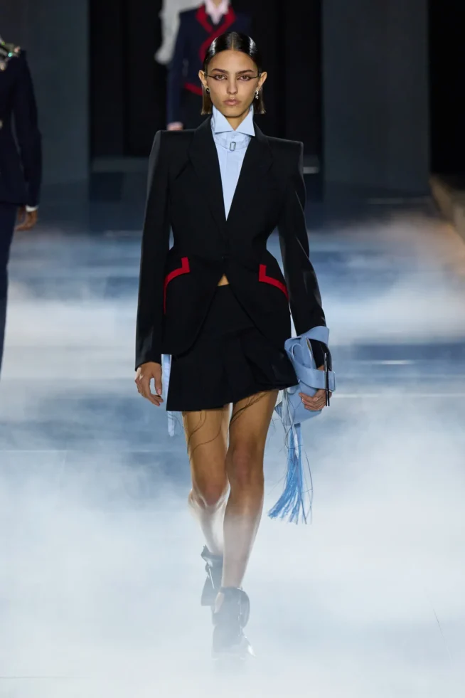 00012-alexander-mcqueen-spring-2025-ready-to-wear-credit-gorunway