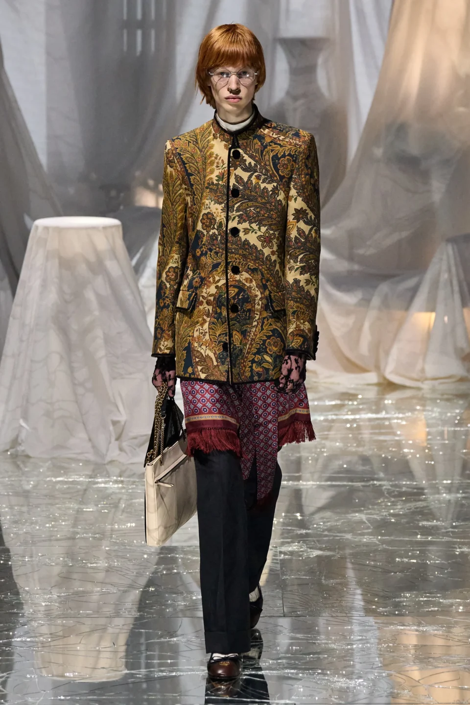 00012-valentino-spring-2025-ready-to-wear-credit-gorunway