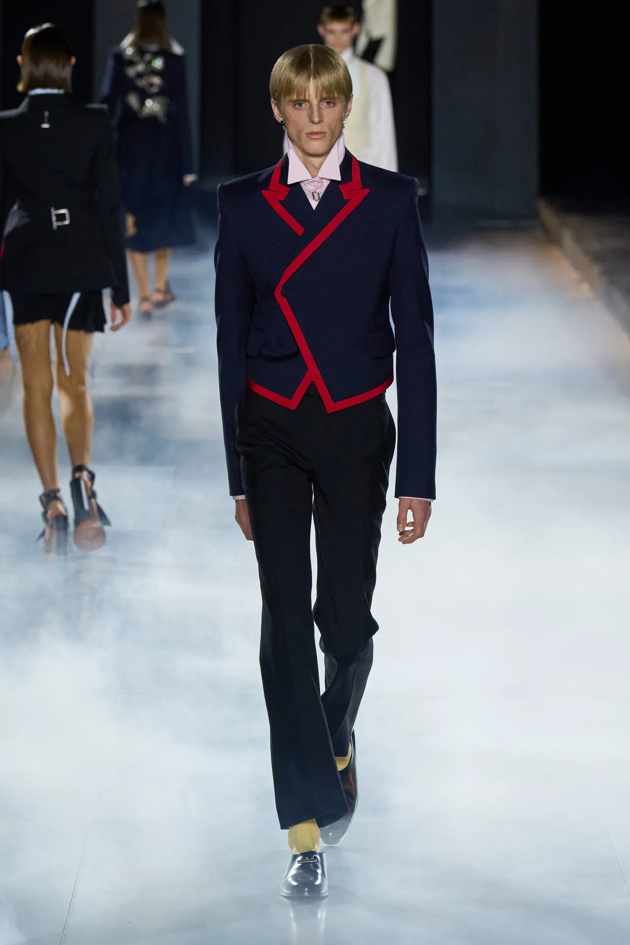 00013-alexander-mcqueen-spring-2025-ready-to-wear-credit-gorunway