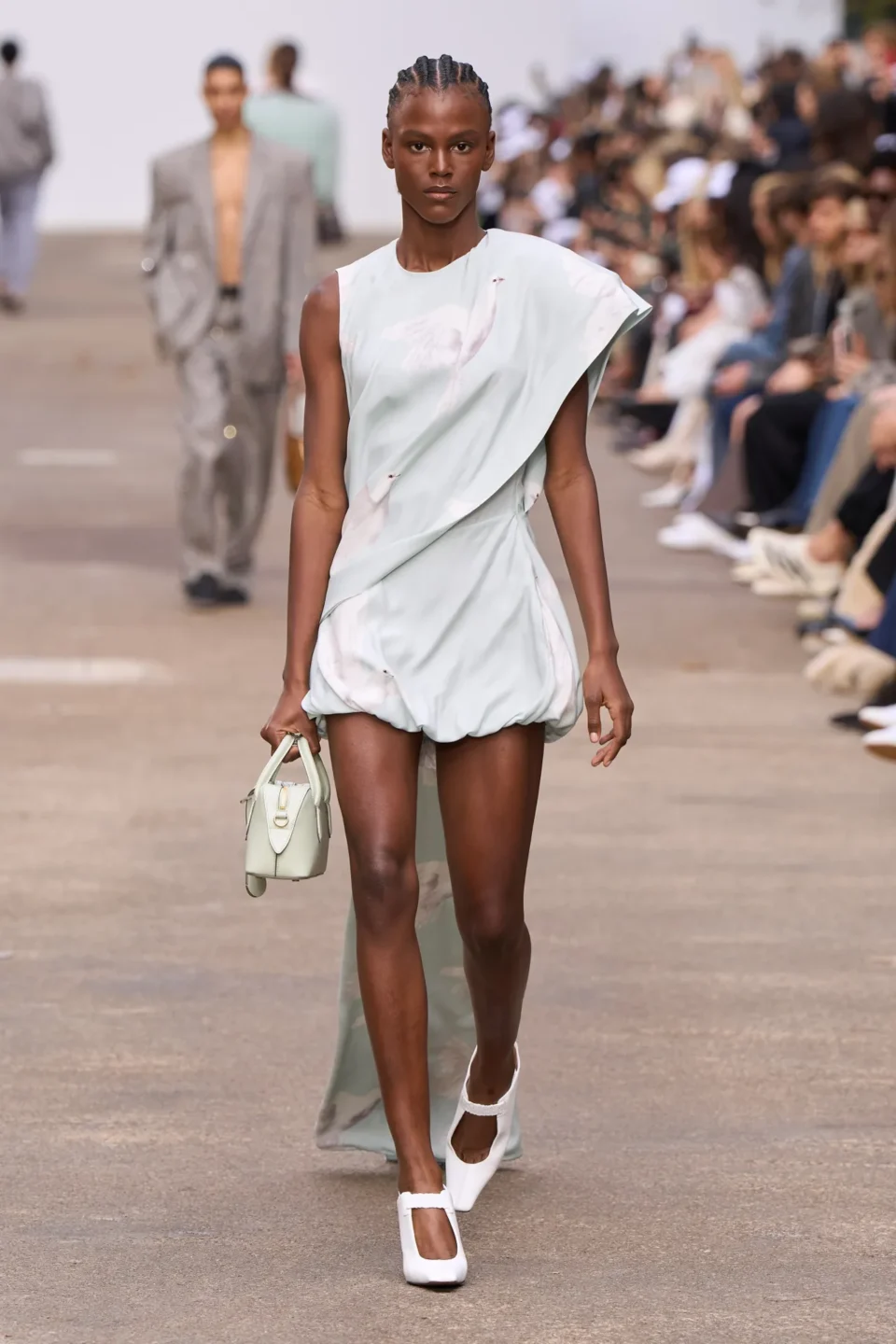 00013-stella-mccartney-spring-2025-ready-to-wear-credit-gorunway