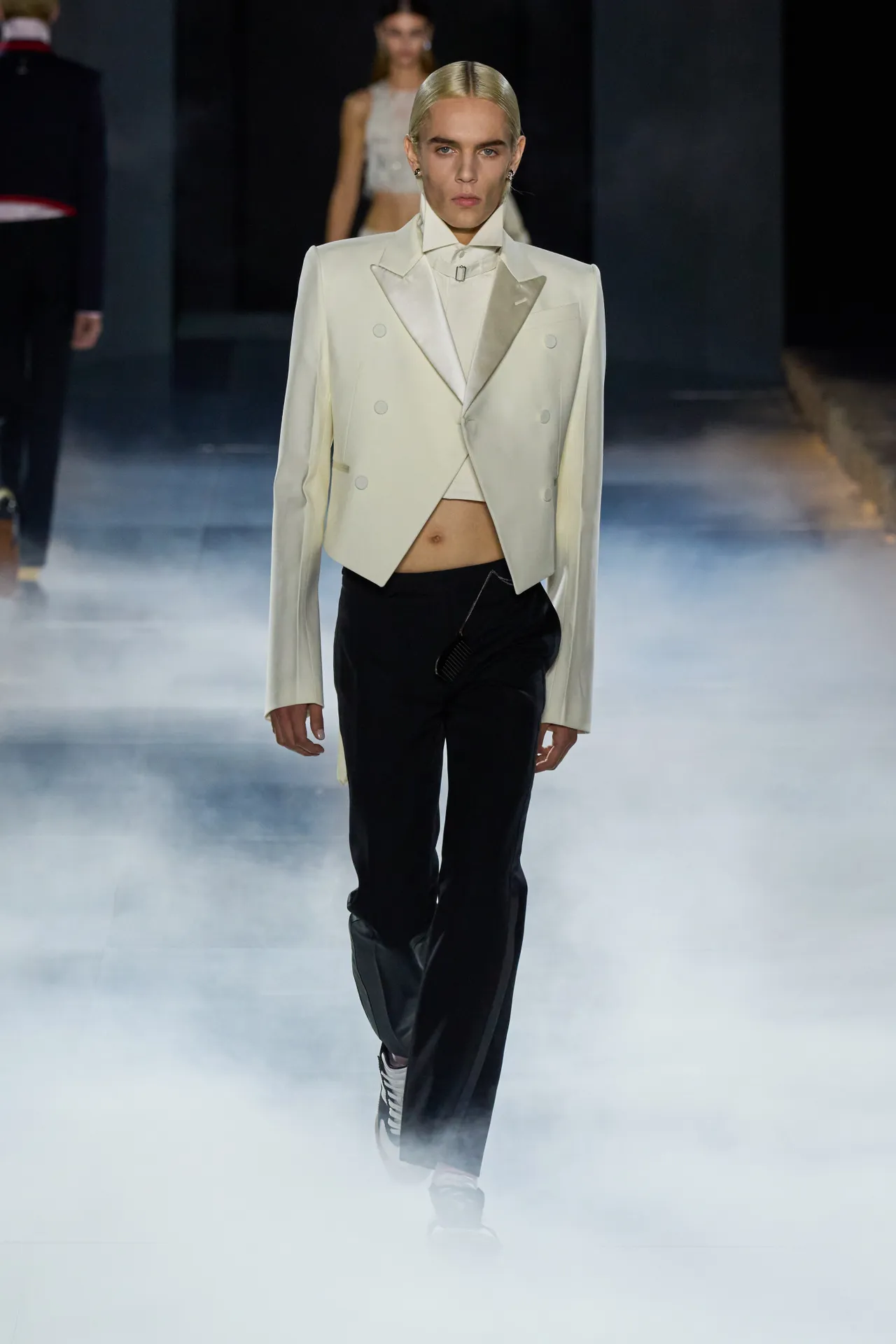 00015-alexander-mcqueen-spring-2025-ready-to-wear-credit-gorunway