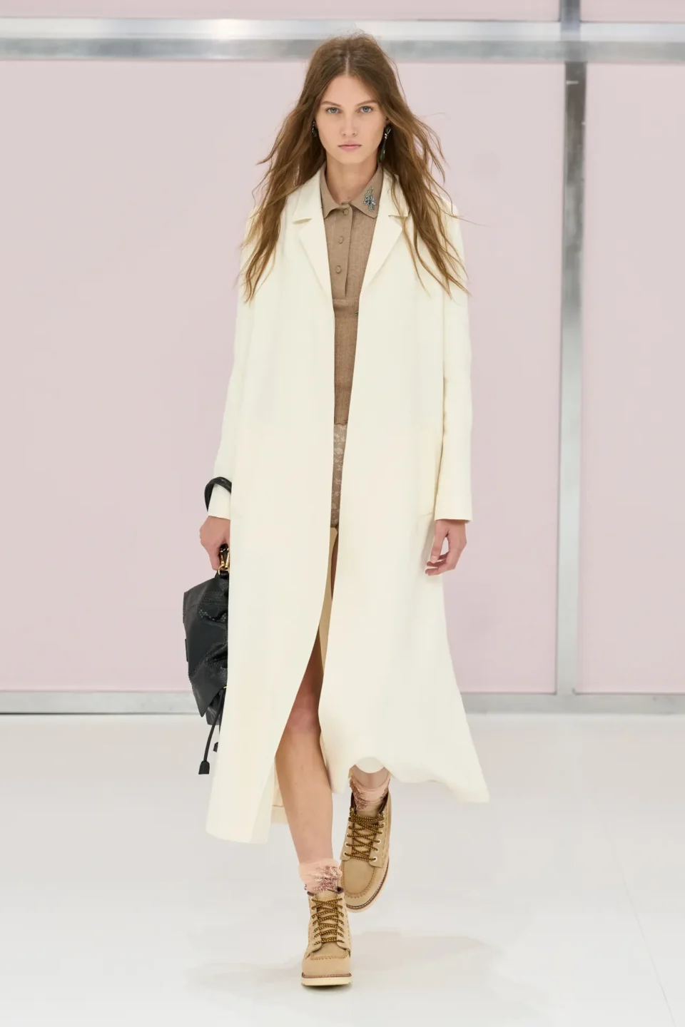 00015-fendi-spring-2025-ready-to-wear-credit-gorunway