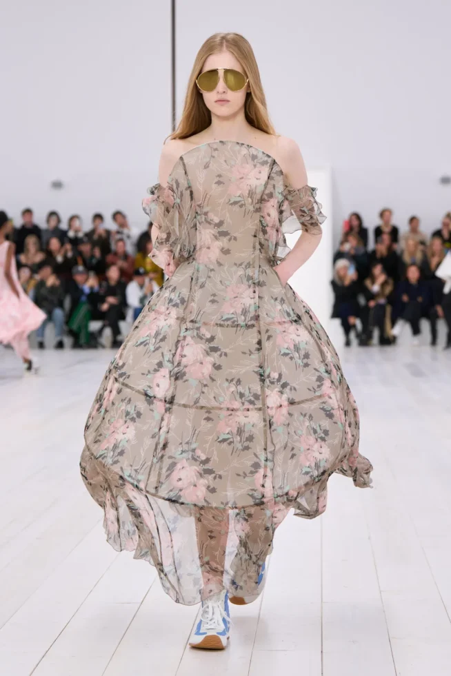 00015-loewe-spring-2025-ready-to-wear-credit-gorunway