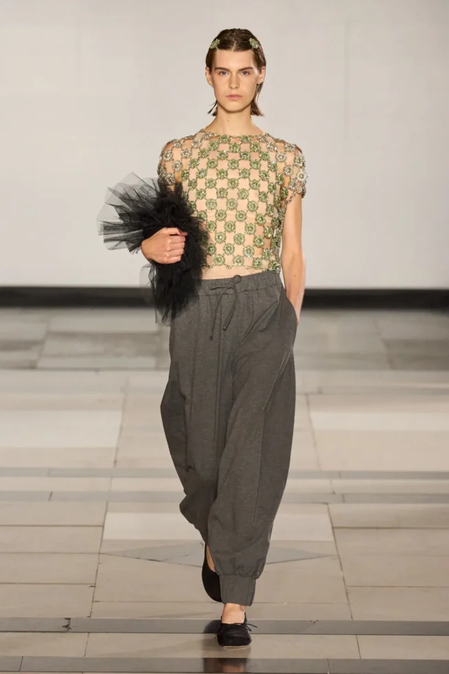 00015-simone-rocha-spring-2025-ready-to-wear-credit-gorunway