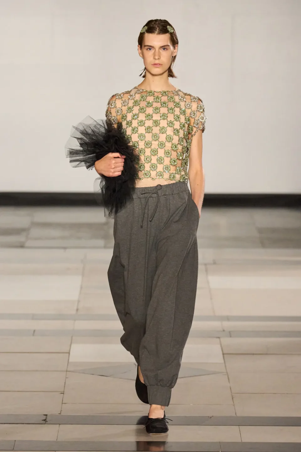 00015-simone-rocha-spring-2025-ready-to-wear-credit-gorunway