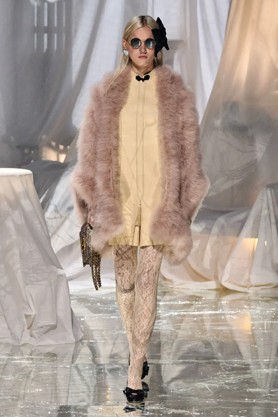 00015-valentino-spring-2025-ready-to-wear-credit-gorunway