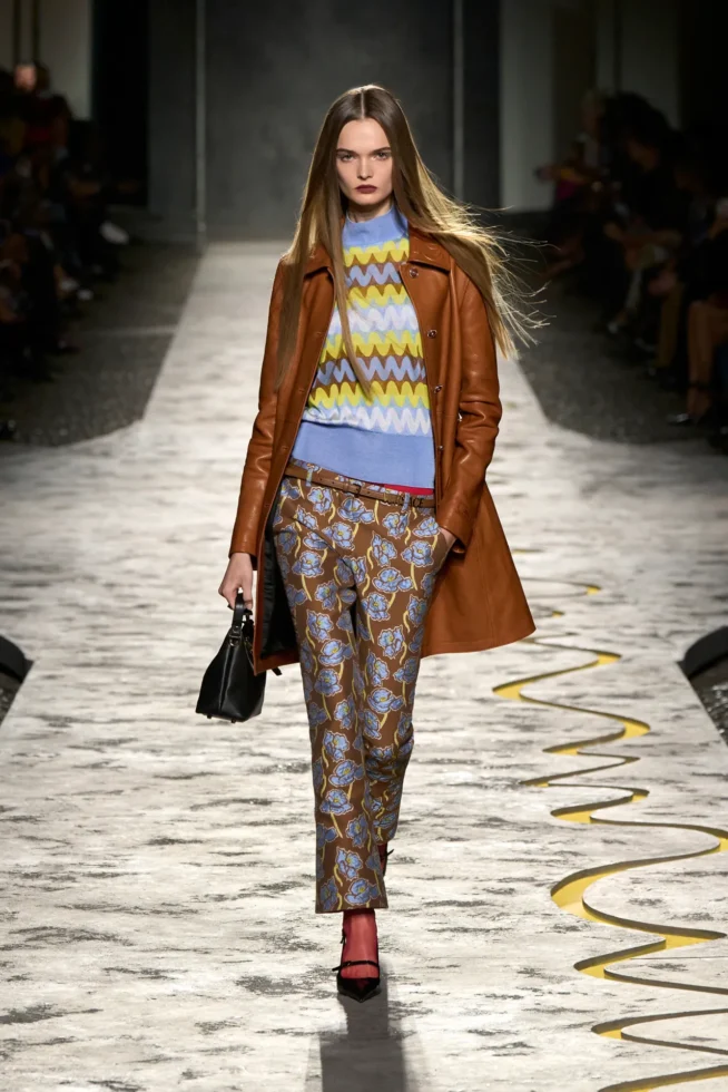00015-versace-spring-2025-ready-to-wear-credit-gorunway