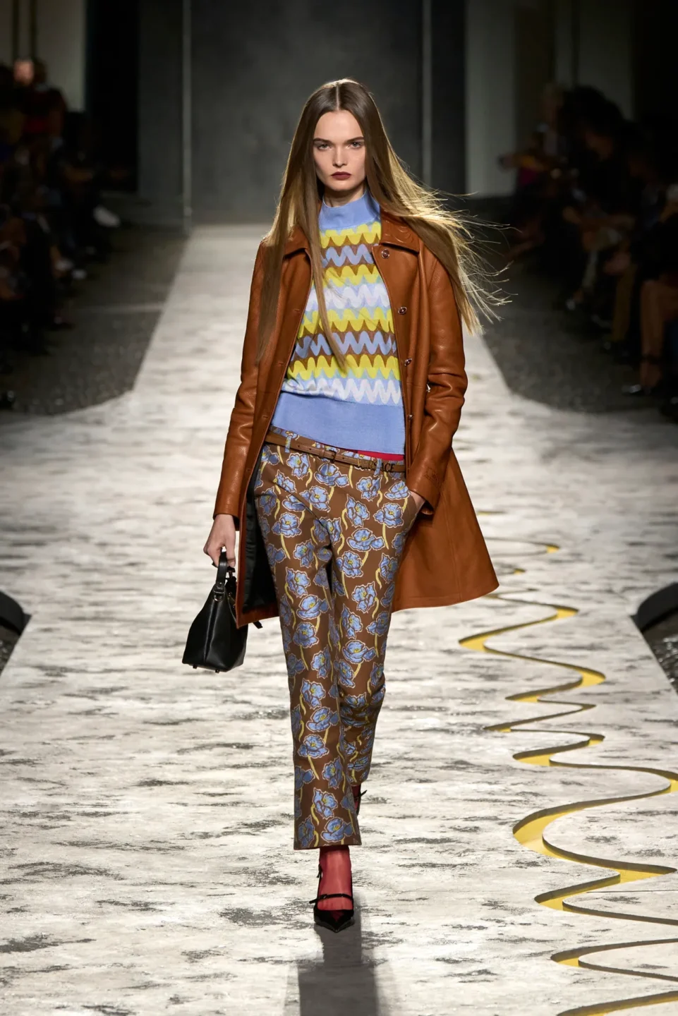 00015-versace-spring-2025-ready-to-wear-credit-gorunway