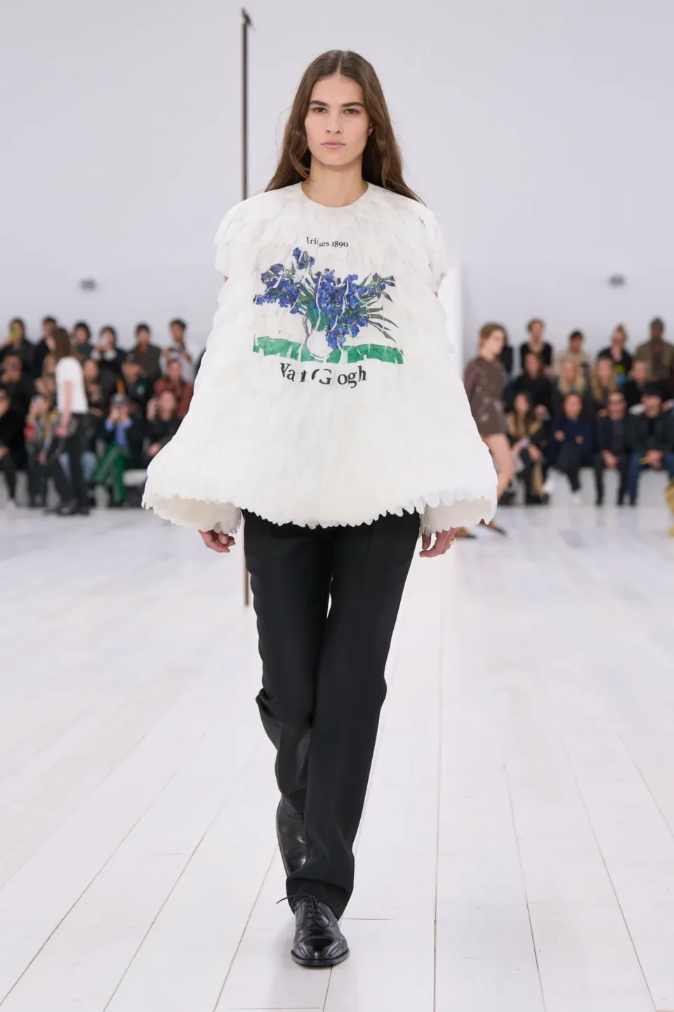 00016-loewe-spring-2025-ready-to-wear-credit-gorunway