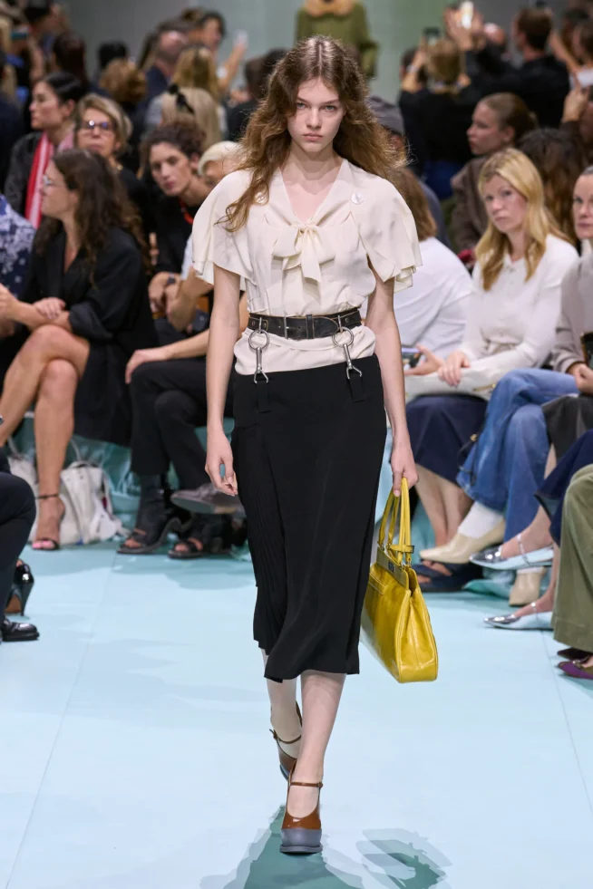 00016-prada-VERAO-2025