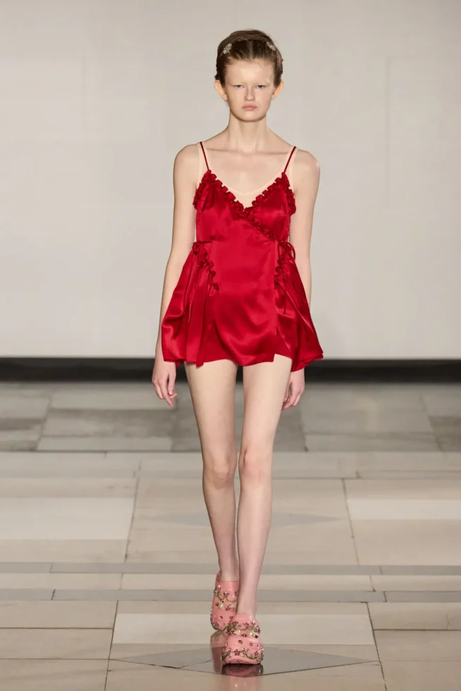 00016-simone-rocha-spring-2025-ready-to-wear-credit-gorunway