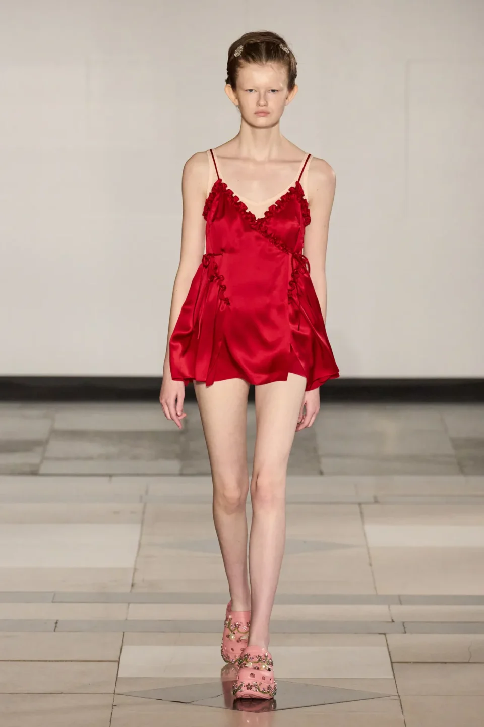00016-simone-rocha-spring-2025-ready-to-wear-credit-gorunway