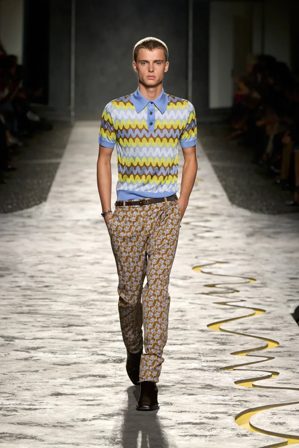 00017-versace-spring-2025-ready-to-wear-credit-gorunway
