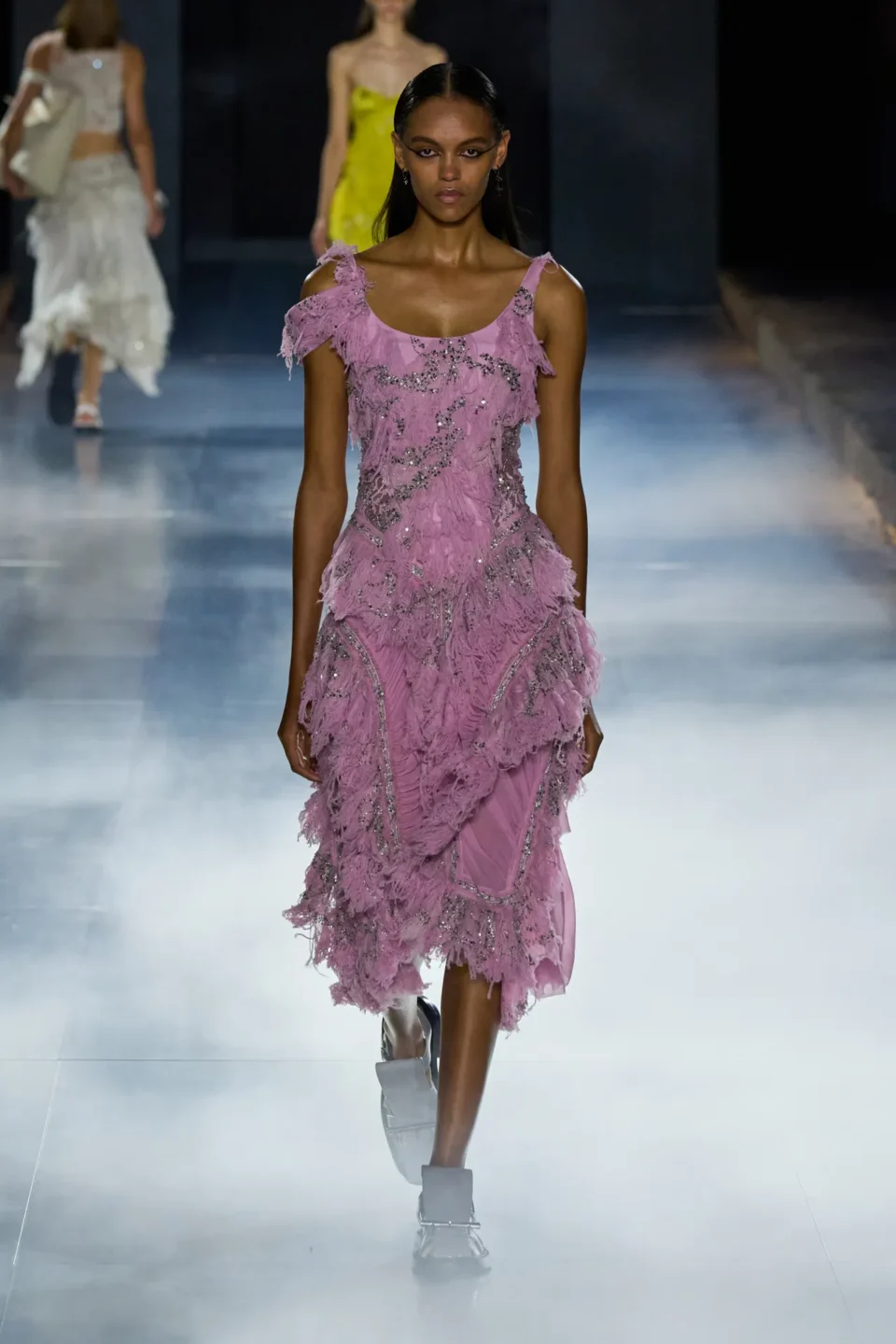 00018-alexander-mcqueen-spring-2025-ready-to-wear-credit-gorunway