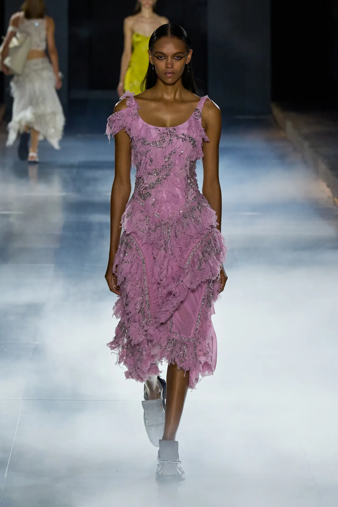 00018-alexander-mcqueen-spring-2025-ready-to-wear-credit-gorunway