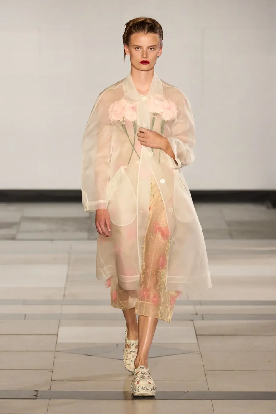 00018-simone-rocha-spring-2025-ready-to-wear-credit-gorunway