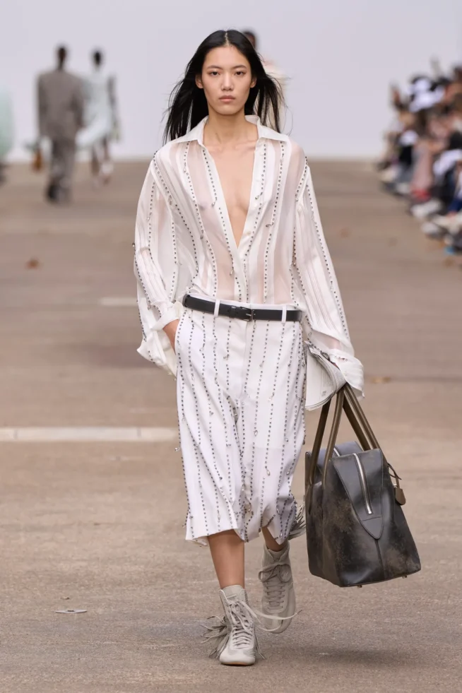 00018-stella-mccartney-spring-2025-ready-to-wear-credit-gorunway