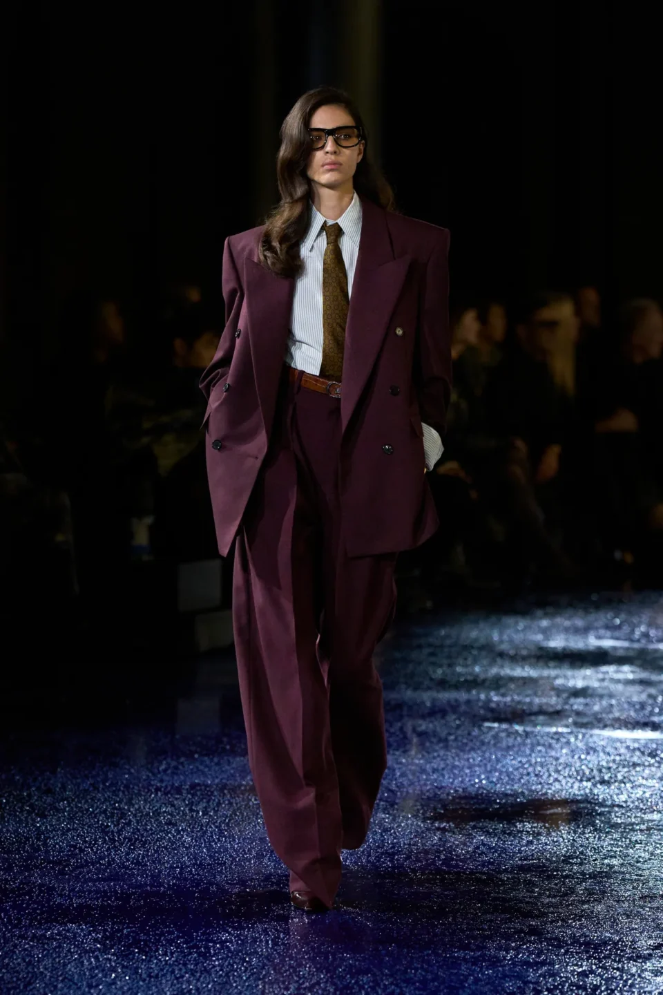 00019-saint-laurent-spring-2025-ready-to-wear-credit-gorunway