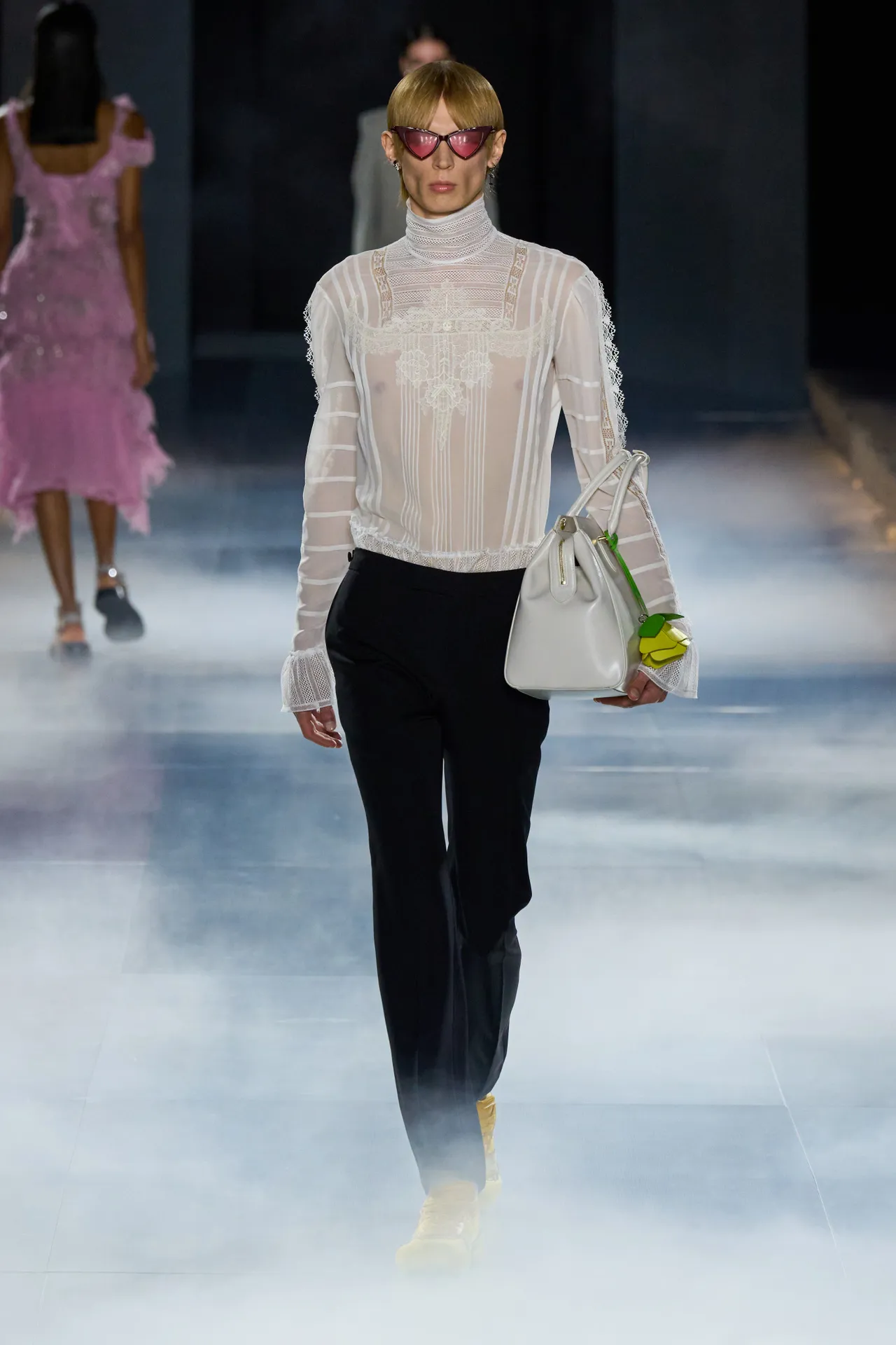 00020-alexander-mcqueen-spring-2025-ready-to-wear-credit-gorunway
