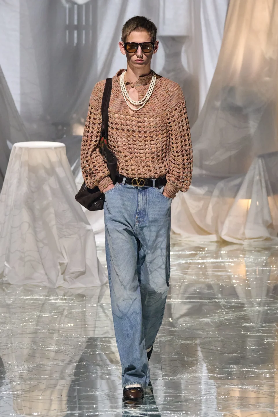 00020-valentino-spring-2025-ready-to-wear-credit-gorunway