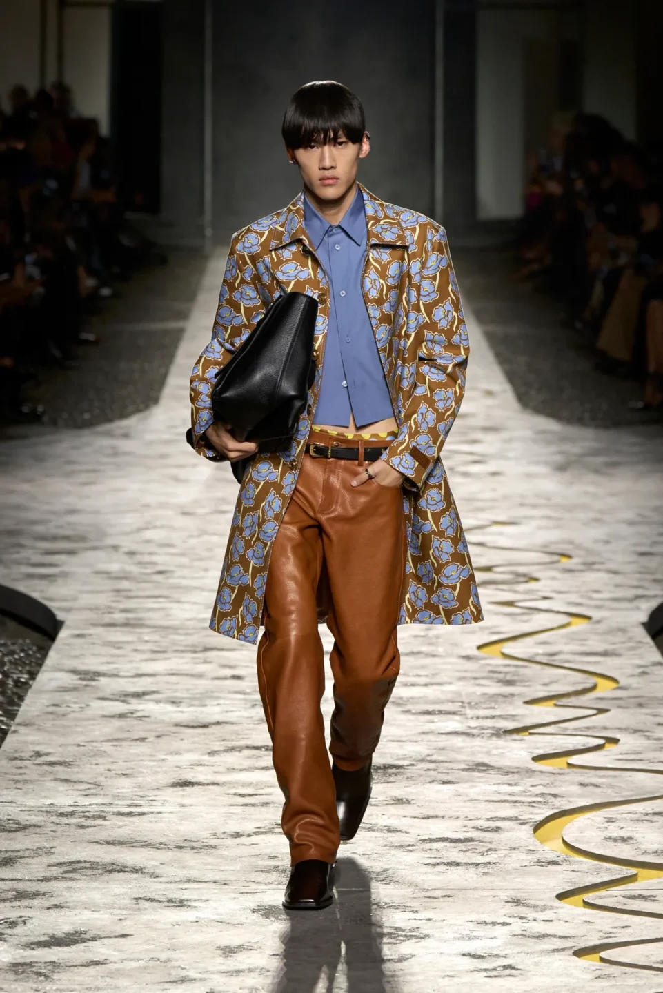 00020-versace-spring-2025-ready-to-wear-credit-gorunway