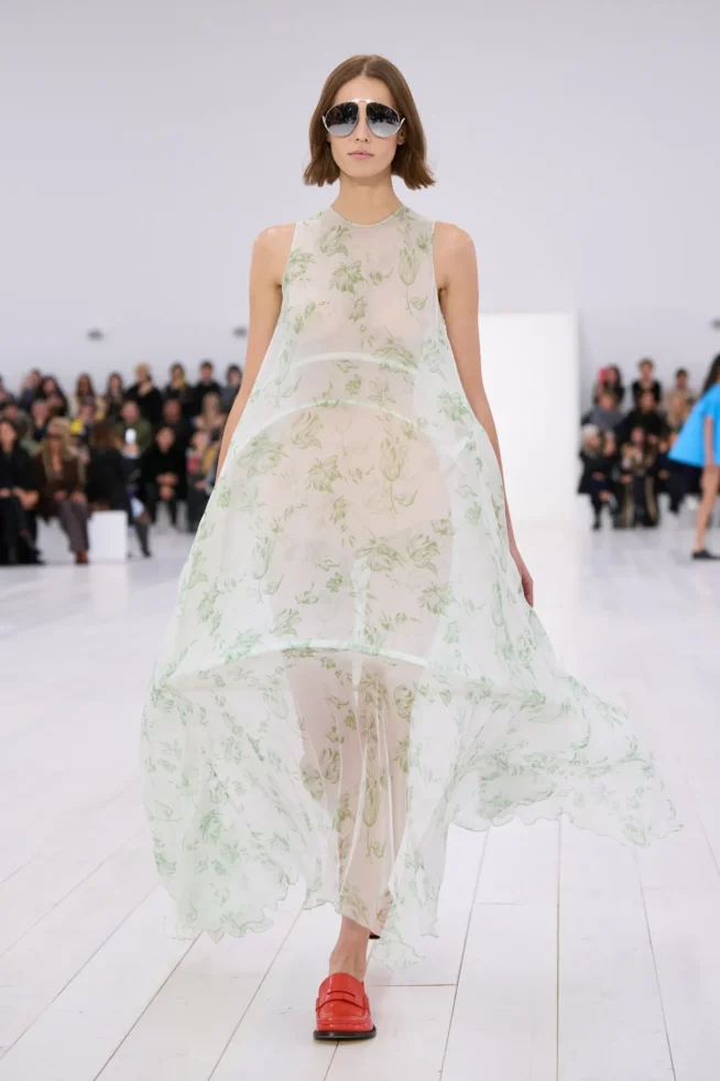 00021-loewe-spring-2025-ready-to-wear-credit-gorunway