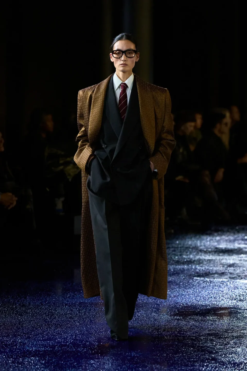 00021-saint-laurent-spring-2025-ready-to-wear-credit-gorunway