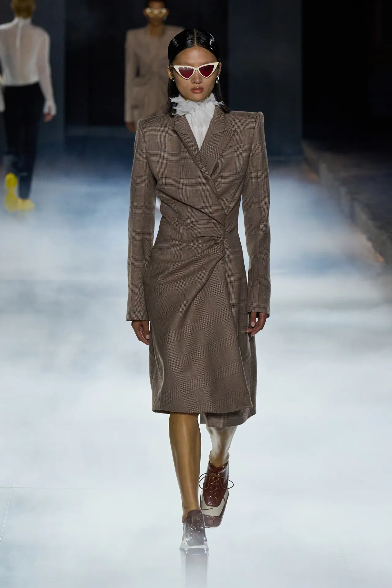 00022-alexander-mcqueen-spring-2025-ready-to-wear-credit-gorunway