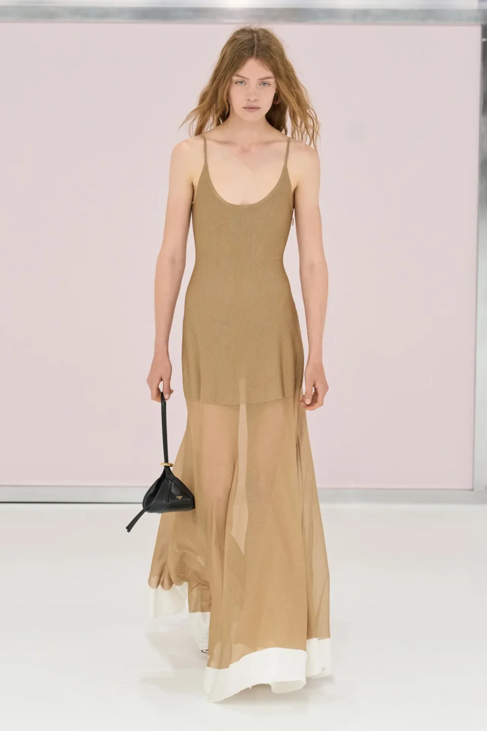 00022-fendi-spring-2025-ready-to-wear-credit-gorunway
