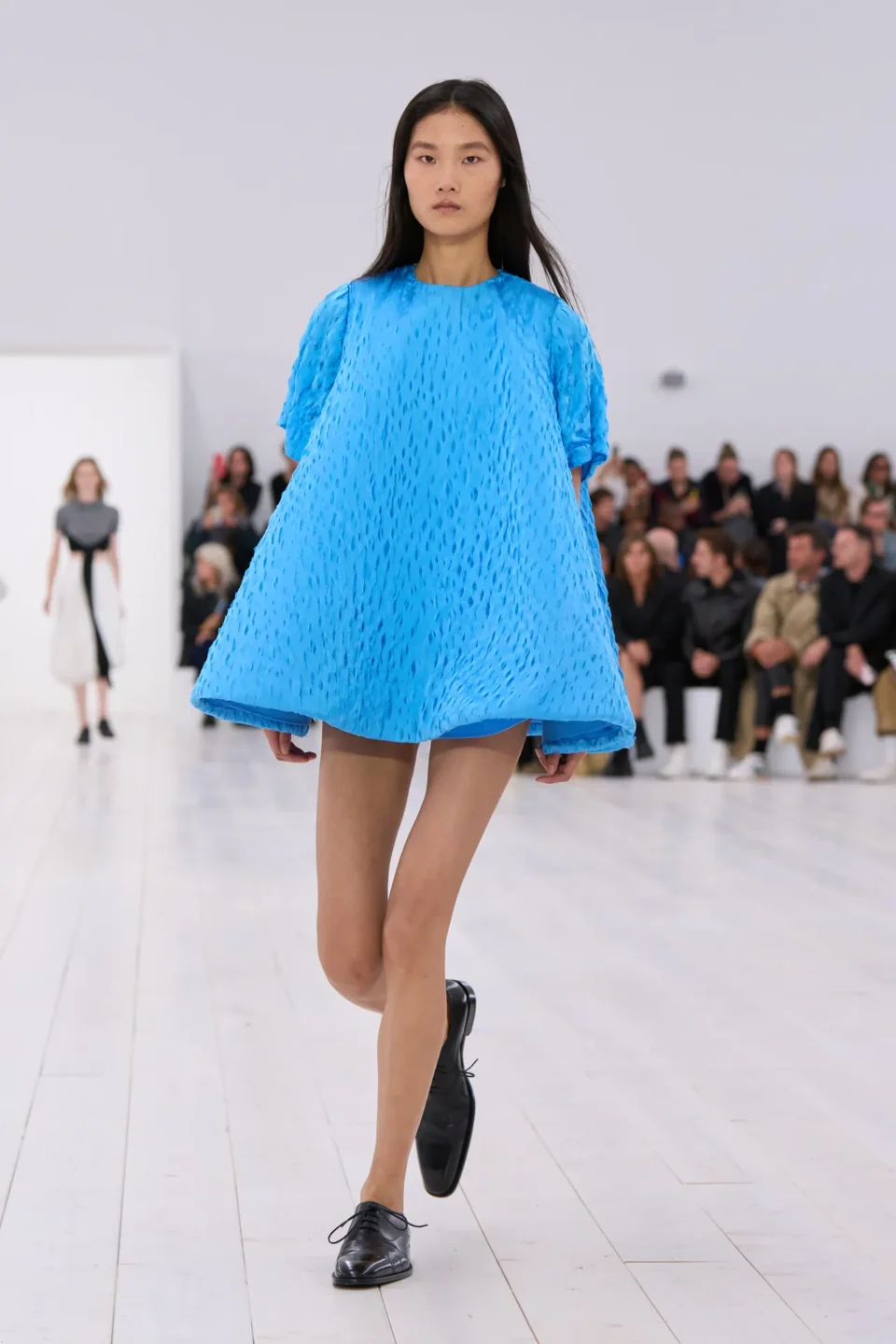 00022-loewe-spring-2025-ready-to-wear-credit-gorunway
