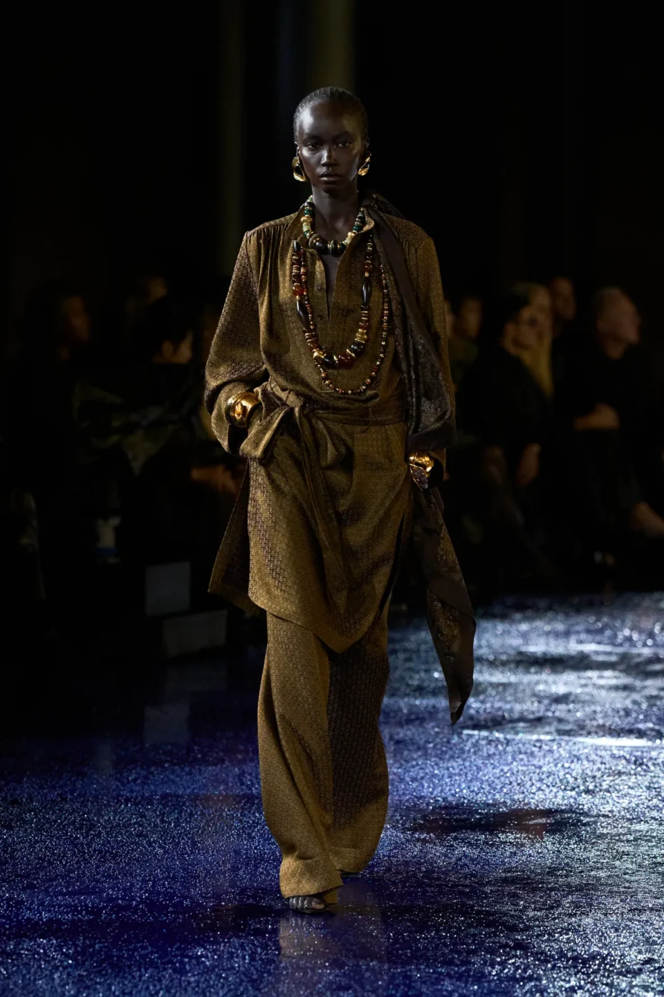 00022-saint-laurent-spring-2025-ready-to-wear-credit-gorunway